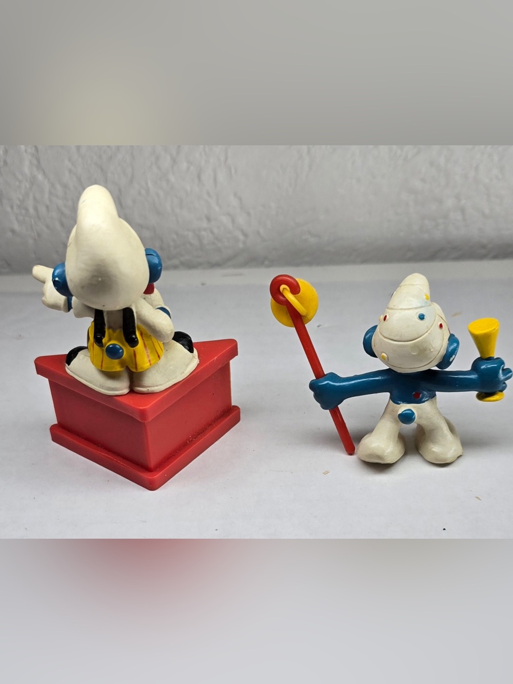 VTG Smurfs Figurines Lot Of 2 Circus Clown Smurf-a-Gram Stand 1970s 1980s Peyo - Picture 3 of 6
